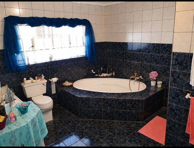 5 BEDROOM FREEHOLD FOR SALE IN CASHAN